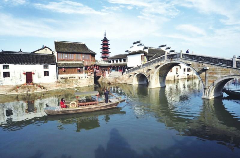 青海：热气腾腾炸年馍，热热闹闹赶大集